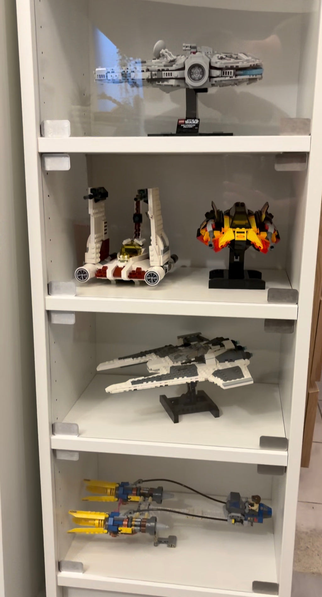 Vitrine avec mesures personnalisées